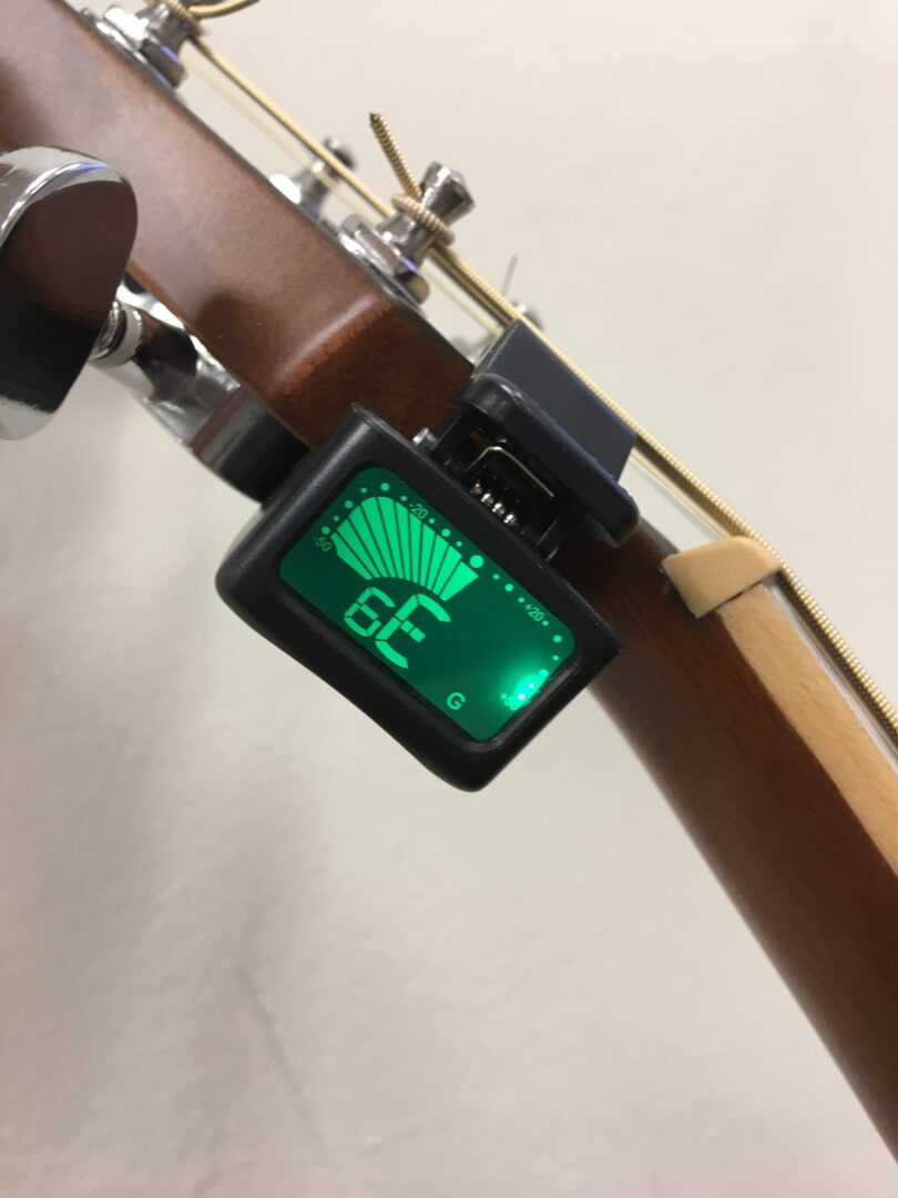 Oasis® OT-6 Under Headstock Clip-on Tuner